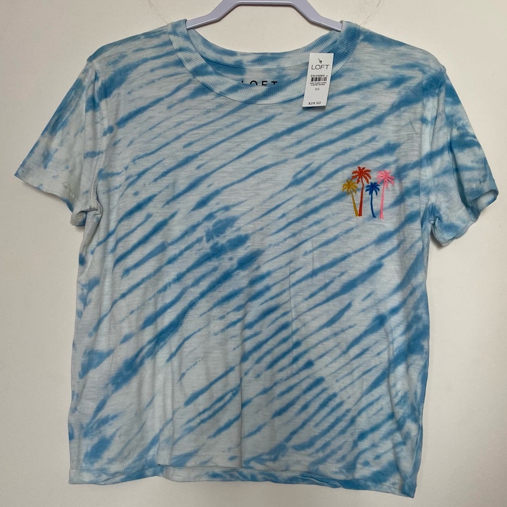 ❤️ NWT LOFT Tie Dye Palm Tree Embroidered Short Sleeve Top - XS